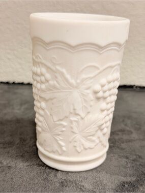 Orig White Embossed Grape Pattern Tumbler imperial glass co 5.5”approx w sticker